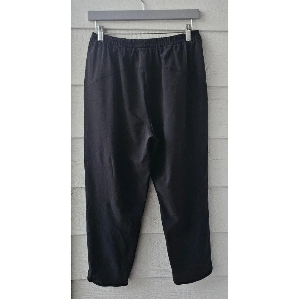 Lululemon Lightweight‎ Cropped Pants Size 8 Black Elastic Waist Inspected EUC